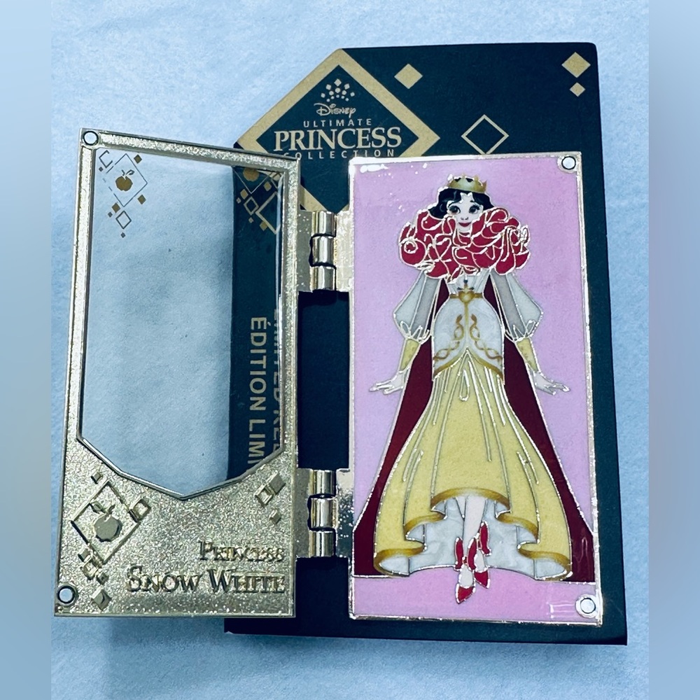 Snow White Disney Designer‎ Collection Hinged Pin